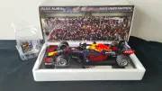 Max Verstappen Red Bull RB16 Abu Dhabi GP 2020 fanshop edition 1:18 Minichamps