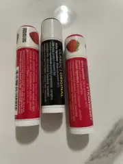 (3) ChapStick Classic Strawberry & Classic Original Lip Balm Protect Chapped