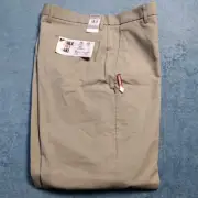 Dockers Pants NWT Men's 34x32 Beige Relaxed Fit Comfort Mobile Pocket Khaki