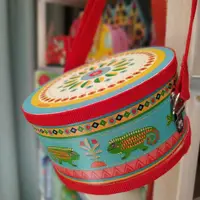 在飛比找露天拍賣優惠-樂器法國Djeco兒童寶寶曼波變色龍手敲鼓手拍鼓音樂玩具嬰兒
