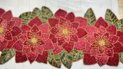 Christmas Beaded Table Runner Red Poinsettia Green Leaves New 36" Tahari Figural