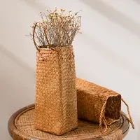 在飛比找樂天市場購物網優惠-草編方形手提袋插花籃 編織花袋簡約草編紅酒袋禮品袋