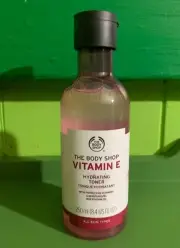 The Body Shop Vitamin E Hydrating Toner - 250ml - For Sensitive Skin | Free Post