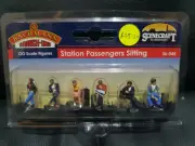 Bachmann Scenecraft 36-045 Station Passengers Sitting OO scale