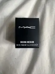 MAC Mixing Medium Matte For Professional Use Only