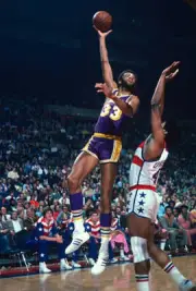 Kareem Abduljabbar Of The Los Angeles Lakers 1980 Basketball Photo 12
