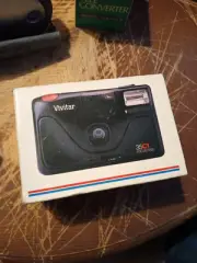 Vivitar 35mm Focus Free Camera 35C1 Big Picture Quality Built in Flash BIN3
