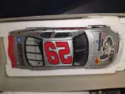 Snap-On Kevin Harvick Looney Tunes 2001 Monte Carlo 400 1:24 Die Cast Stock Car