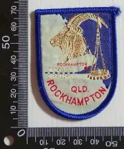 VINTAGE ROCKHAMPTON QLD EMBROIDERED SOUVENIR PATCH WOVEN CLOTH SEW-ON BADGE