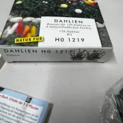 Busch HO 1219 - 120 Dahlias Kit For Model Railway Scenery / Diorama