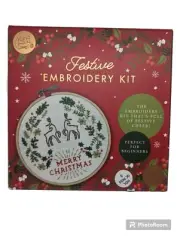 E - Festive Embroidery Kit For Beginners Christmas Reindeer Open Box Complete...