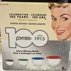 Pyrex 8 Piece Ribbed Bowl (4) Set Including Assorted Colored Locking Lids Ribbed