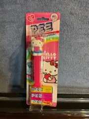 Pez Singles-Hello Kitty Holding Heart, Mint on Card
