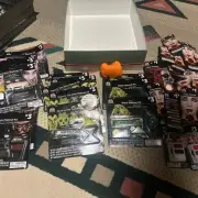 Halloween Makeup Kit Face Paint Sticks Lot Zombie Vampire Witch /Make-Up/ 34 pie