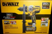 DeWALT DCD999T1 20V MAX Cordless 1/2 in. Hammer Drill/Driver Kit - NEW!