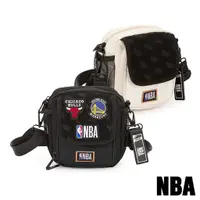在飛比找蝦皮商城優惠-NBA 隊徽側背包【34251703】包包 魔鬼氈 斜背包 