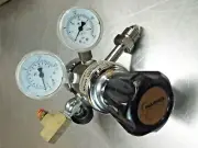 HARRIS HP702-125-580-A CONSTANT SUPPLY PRESSURE GAS CYLINDER REGULATOR 0-125 PSI