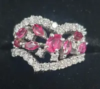 在飛比找Yahoo!奇摩拍賣優惠-設計款心型紅寶，鑽石戒指
