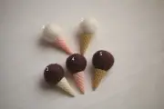 Newborn Photo Prop, Mini Tiny Ice Cream Cone for Newborns' Hands