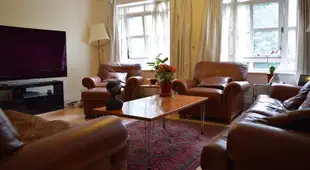 Elegant 2 Bedroom Apartment near Hyde Park