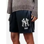 KITH MAJOR LEAGUE BASEBALL NEW YORK YANKEES ACTIVE 運動 蛇紋 短褲