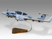 Diamond DA42 Asia Pacific Flight Training Desk Wood Airplane Small Scale 1/48