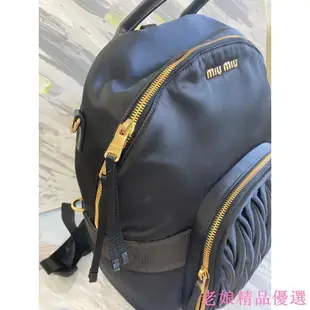 MIU MIU 歐洲精品 抓皺 後背包 ( 包 ) 8成新。$14000