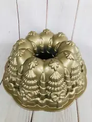 Williams Sonoma Very Merry Bundt Cake Pan Nordic Ware Nonstick Cast Aluminum
