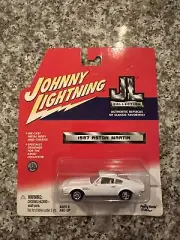 Johnny Lightning JL Collection 1987 White Aston Martin - NEW