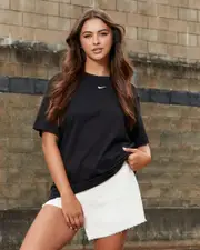 [Nike] Nike Women's Essential T-Shirt in Black/White Size Small S Black/White