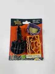 disney store Hocus Pocus Collectible Cookie Cutter Set witch Cauldron Candle Cat