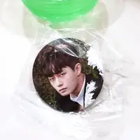 在飛比找蝦皮購物優惠-JBJ 金龍國 pop-up store扭蛋徽章
