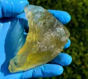 Libyan Desert Glass Meteorite Tektite impact specimen( 1005 crt)Dimples Gem AAA