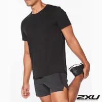 在飛比找momo購物網優惠-【2XU】男 運動短袖LOGO上衣(黑)