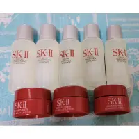 在飛比找蝦皮購物優惠-〖SK-II〗致臻肌活能量輕盈活膚霜 2.5g 輕盈版 活膚