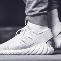 在飛比找蝦皮購物優惠-Adidas tubular doom pk