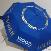 在飛比找蝦皮購物優惠-ROOTS雨傘 台灣100週年紀念 雨傘 限量絕版品 藍金配