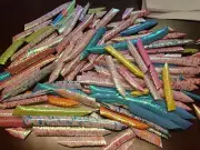 300 Shiny Triangles Pieces For Top Layer Decoration