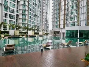 谷中/孟沙的3臥室公寓 - 1040平方公尺/2間專用衛浴Condominium @ KL with Swimming Pool