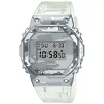 【CASIO 卡西歐】G-SHOCK 冰酷迷彩金屬電子手錶 禮物(GM-5600SCM-1)