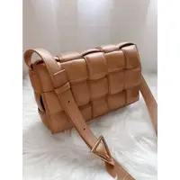 在飛比找蝦皮購物優惠-BOTTEGA VENETA BV Padded Casse