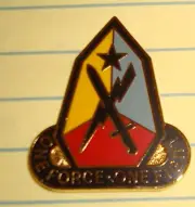 CREST,DI,MANEUVER CENTER OF EXCELLENCE, old style, used 1 year, S-38 HALL MARK