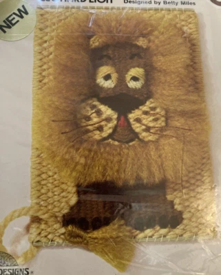 Vtg Rare Jiffy Weaving LEONARD LION weaving frame 1976 kit #3431