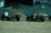 Johnny Herbert Sauber Petronas C17 Esteban Tuero Minardi go off in- Old Photo