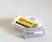 10 Feather Shaving Razor Blades Stainless Double Edge Original Made in Japan