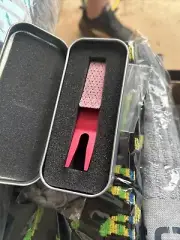 NEW RARE Scotty Cameron 2023 Clip Casino Floor Bright Dip Red Divot / Pivot Tool