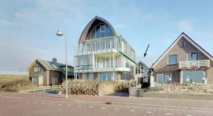 Luxury apartment on the boulevard and at North Sea