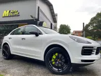 在飛比找Yahoo!奇摩拍賣優惠-黃帝的店~PORSCHE CAYENNE COUPE 22吋