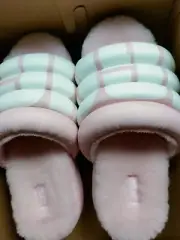 UGG MAXI SLIDE LOGO PINK SLIDE SLIP ON SHEARLING PUFF SANDAL US 7