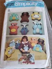 Vntg Sewing Pattern Simplicity 7228 Crafts Stuffed Animal Pillows Toys & Puppets